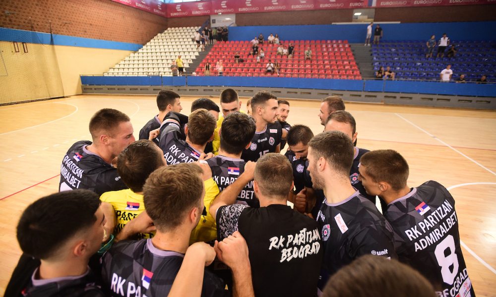 GRME IZ PARTIZANA: Rojević na sve načine vrši pritisak na sudije, iako Vojvodina ima četiri puta skuplji tim!