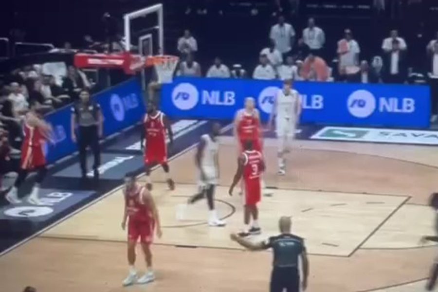 ČUVAR ZVEZDINOG OBRUČA Plavšić fenomenalnom rampom zaustavio Prepeliča (VIDEO)