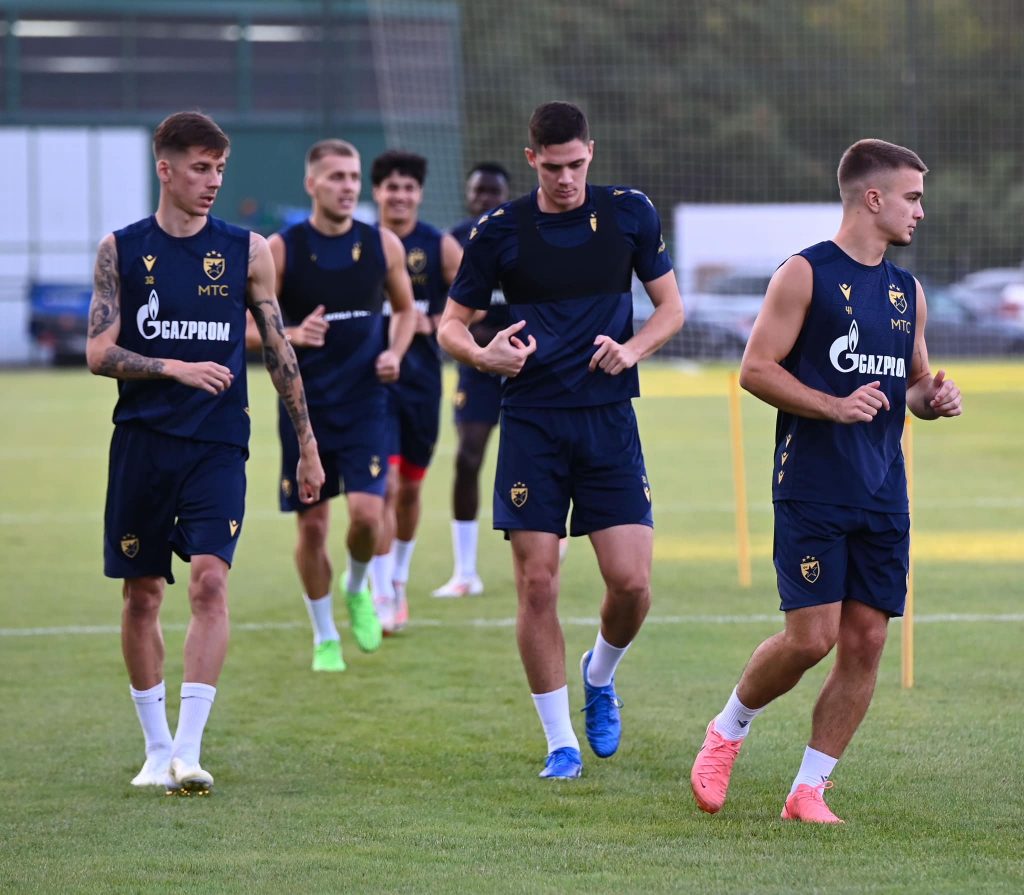 FOTO-UBOD Zvanično je napustio Zvezdu, ali je odradio trening pred Benfiku (FOTO)