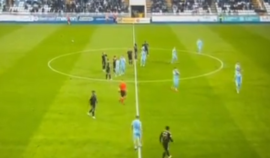 RUŽNA SCENA U PAZARU Napadač Čukaričkog hteo da napusti utakmicu… (VIDEO)