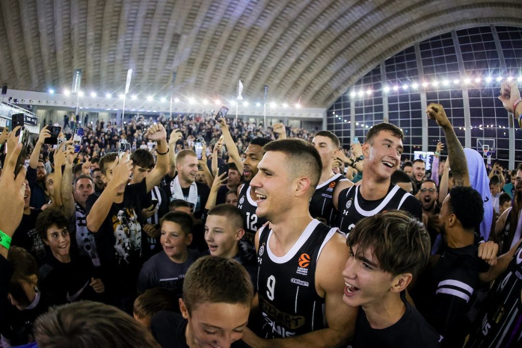 KAPITEN POSLAO BRUTALNU PORUKU Marinković: „Grobari“, novi igrači jedva čekaju da čuju vaš huk sa tribina! Hajde da ove sezone gledamo sebe  (VIDEO)