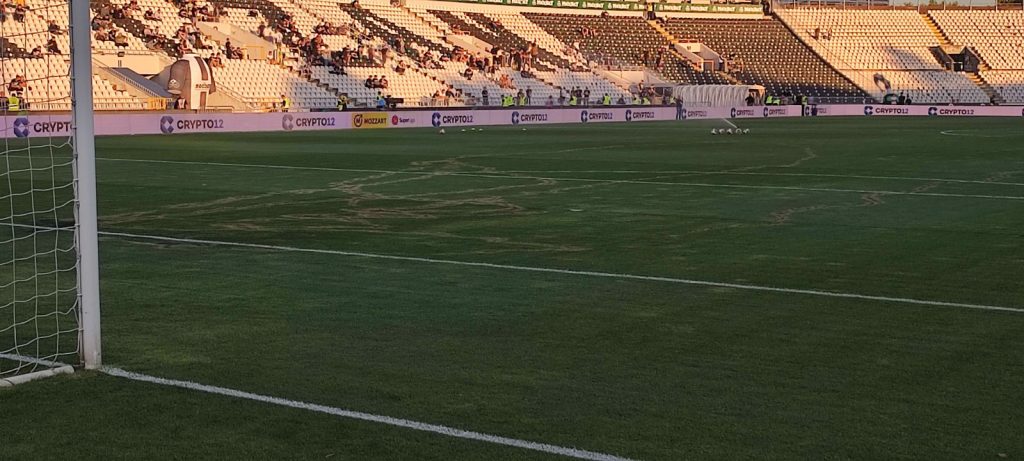 SAT DO POČETKA DERBIJA Evo u kakvom je stanju teren u Humskoj (VIDEO)