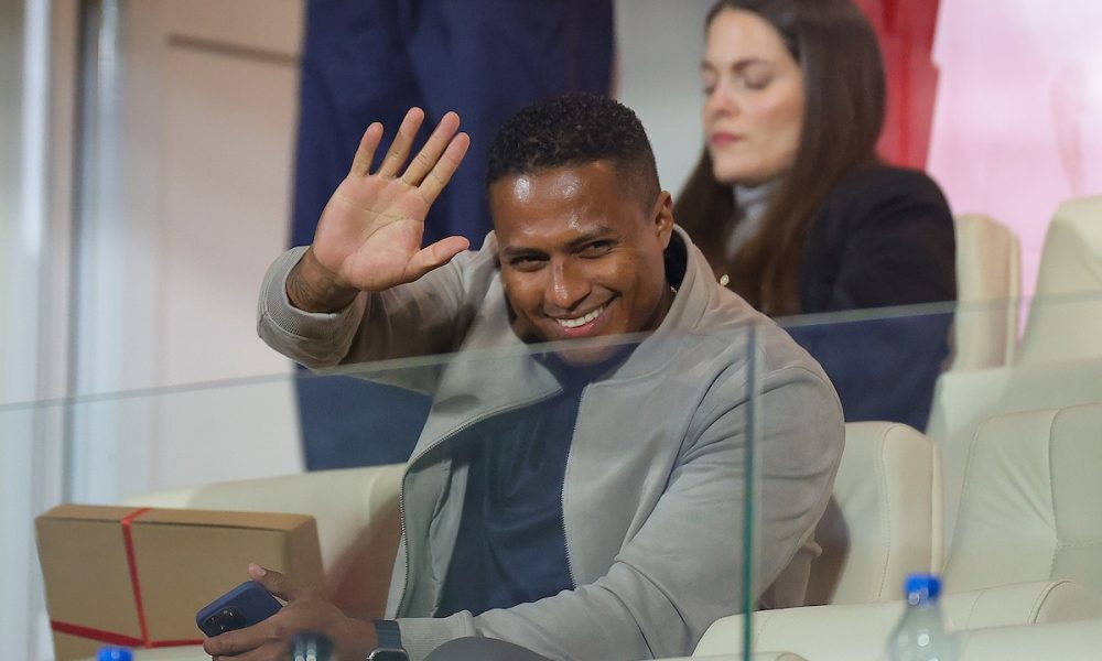 VELIKO IME U SRBIJI Nekadašnji kapiten Mančester junajteda gledao Jedinstvo sa Uba… Evo šta je rekao