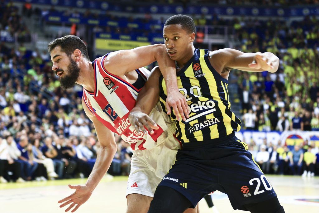 DAUM ČUVA ZVEZDINU PREDNOST Amerikanac fenomenalan u trećoj deonici! Zvezda vratila „+12“ pred završnicu (VIDEO)