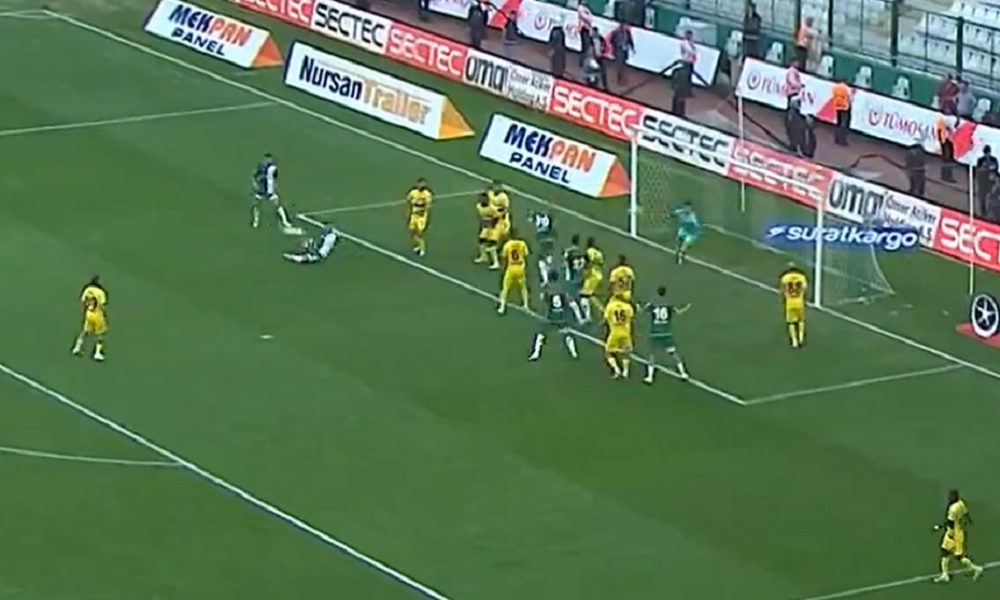 BRŽI OD PIŠTALJKE Srbin majstorijom doneo pobedu Konji u nadoknadi (VIDEO)