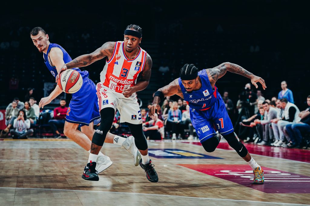 POLUVREME Zvezda u drugoj četvrtini dodala gas, Kenan kao snajperista!