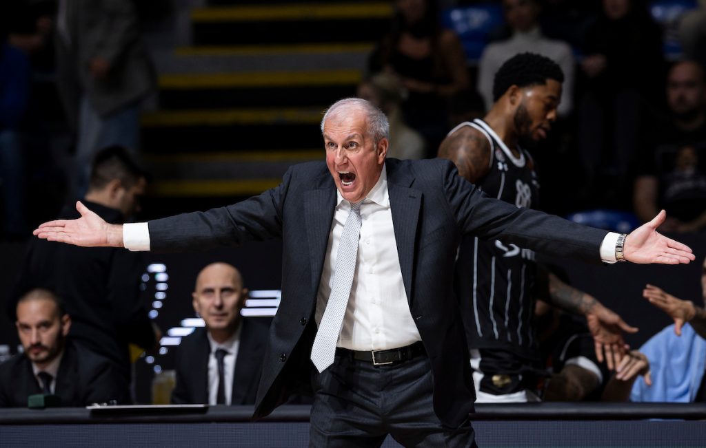 ŽOC SIJA OD ZADOVOLJSTVA: Dobili smo utakmicu, a trojica se bacaju po loptu… Taj dečko ima glavu za košarku!