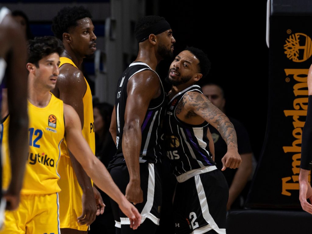 VEČE IZ SNOVA CRNO-BELOG TIMA Tako se igra poslednja četvrtina! Partizan srušio Makabi u dvorani gde je pravio najveće uspehe