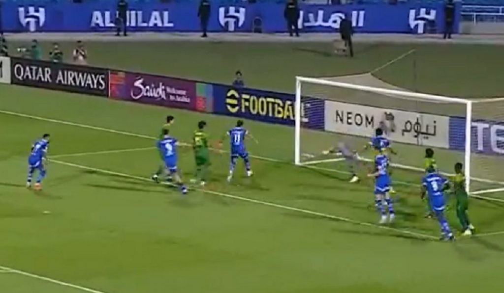 NE POSUSTAJE Mitrović strelac, pa asistent za Al Hilal (VIDEO)