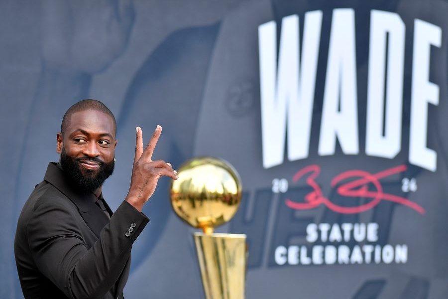 VEJD DOBIO STATUU ISPRED HALE MAJAMIJA Izgleda kao da je iz Palminog muzeja, Amerikanci u šoku! A tek da čujete njegov komentar… (FOTO/VIDEO)