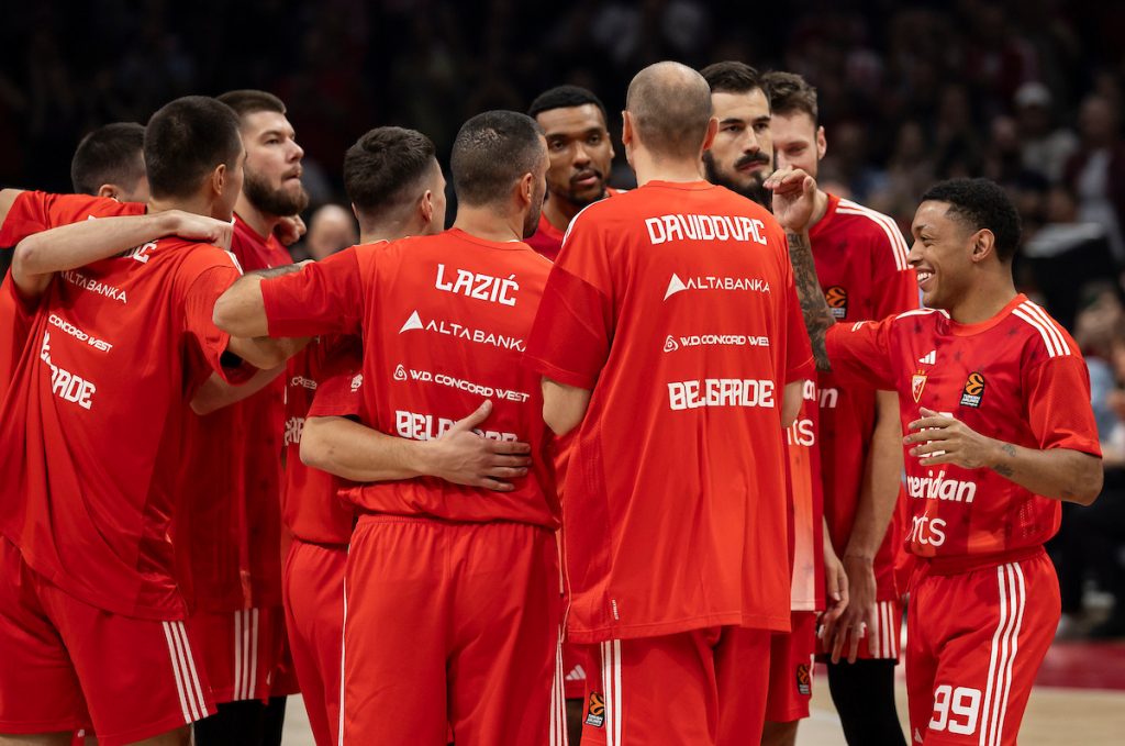 „DELIJE“ NAPUNILE ARENU Zvezda ima ogroman vetar u leđa protiv Baskonije! Tu su i fudbaleri… (FOTO/VIDEO)