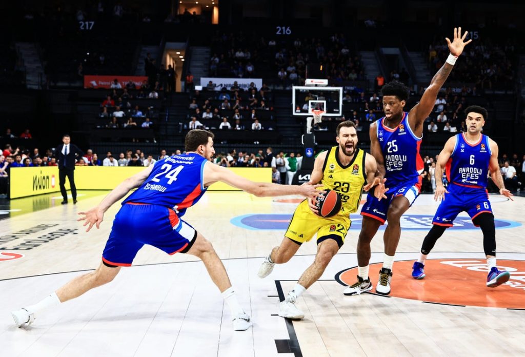 DRUGA TREĆINA DRUGOG KOLA Fenerbahčeu turski derbi, Asvel nadjačao „manekene“, PAO lako sa Bavarcima
