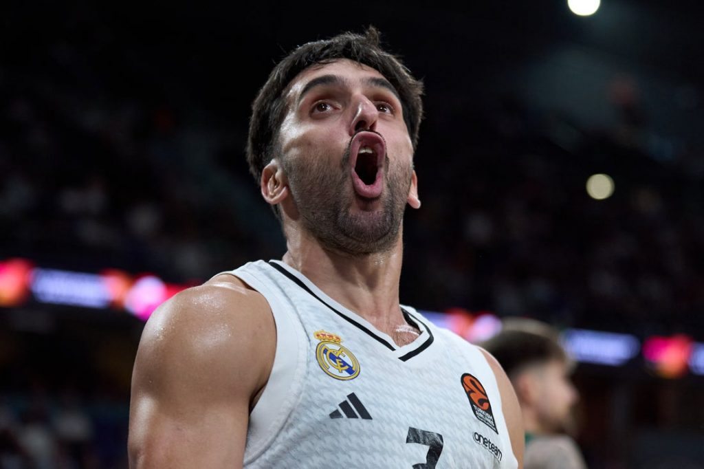 MAGIJA Pogledajte nestvarnu asistenciju Kampaca… „Delije“ bi pale u trans! (VIDEO)