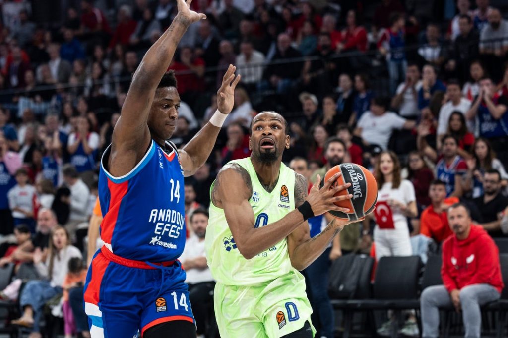 EVROLIGA Barselona lako protutnjala kroz Istanbul, Panter blistao kraj Bosfora!
