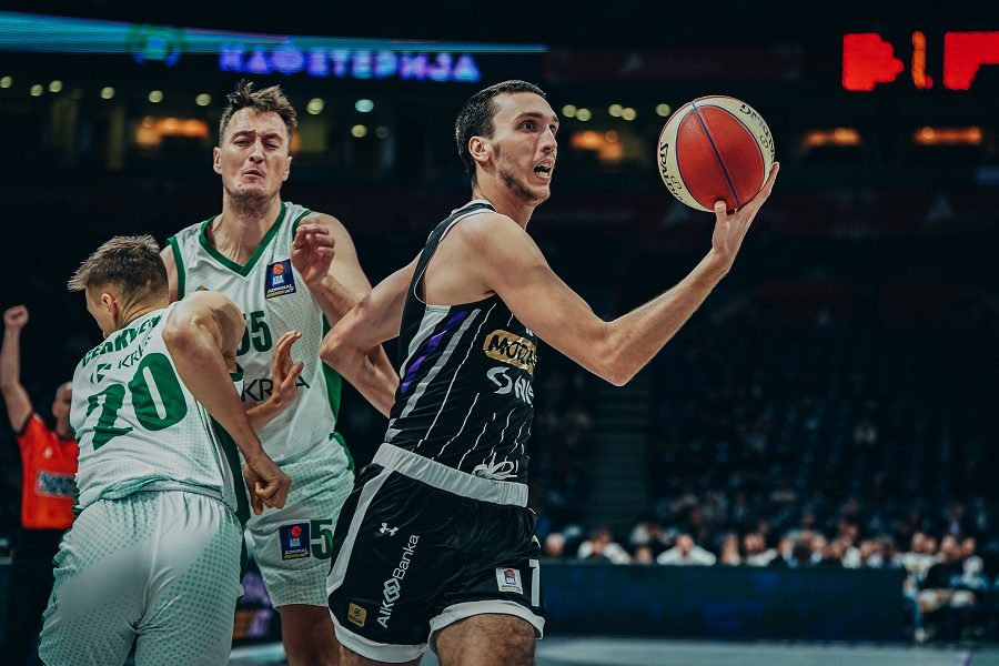 POLUVREME Partizan sa pola gasa stekao dvocifrenu prednost protiv Krke! Obradović razigrava igrače sa manjom minutažom