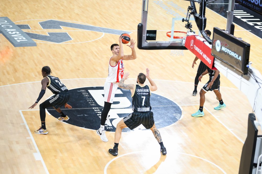 LEGENDA ZVEZDE ZAGRMELA Očajan sam! Sudije nam otimaju pobede koje su čiste i zarađene na terenu!