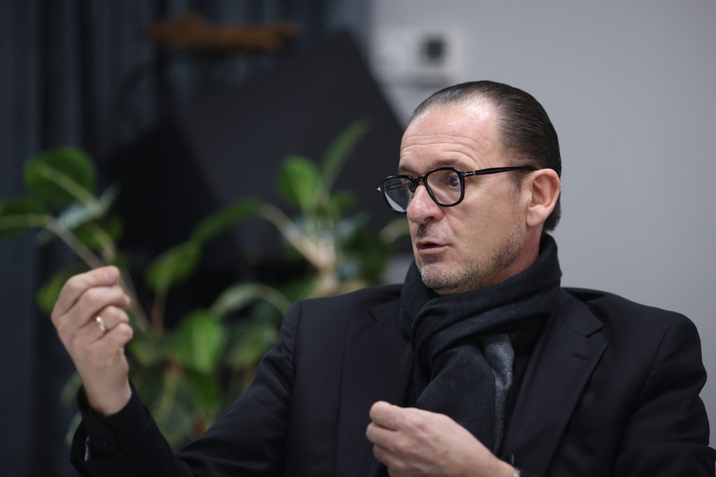 MIJATOVIĆ O OSTOJI MIJAILOVIĆU: Što da ne dođe u fudbalski klub, ako će da ga podigne na viši nivo? Neka dođu i Glejzeri, samo nek mi ostave lepo mesto da gledam utakmice