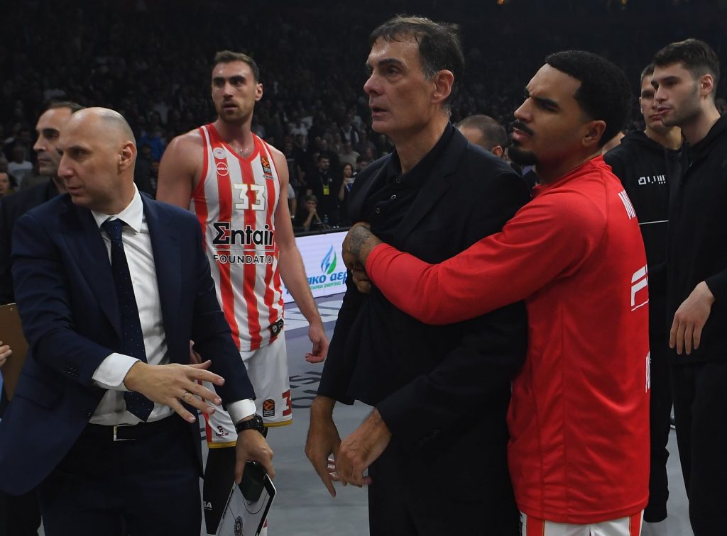 ČUDO Ljubav prema engleskom klubu pomirila dva evroligaška trenera, koji su se umalo potukli (VIDEO)