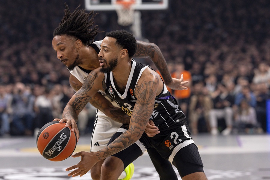 Karlik Džons se obratio „grobarima“ pred meč protiv Dubaija (FOTO)