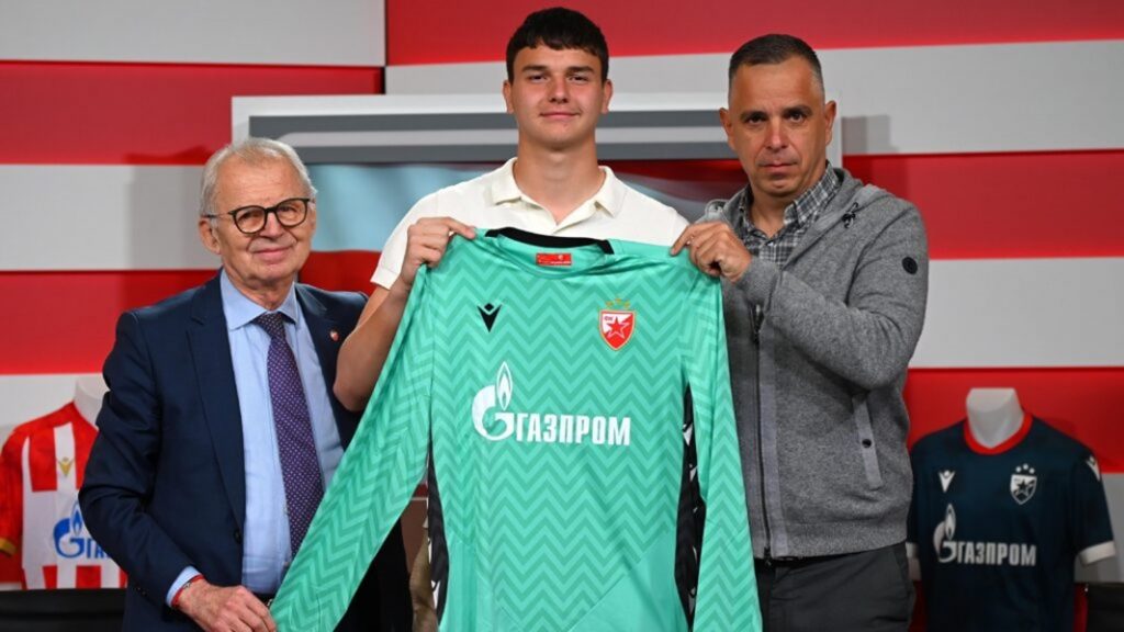 NOVA GOLMANSKA ZVEZDA Postao je profesionalac sa samo 15 godina! Biće Borjanov naslednik