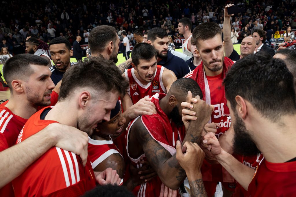 CRVENO-BELI SE SLADE Zvezda prozvala Nemce uz scenu iz kultnog filmskog serijala (VIDEO)