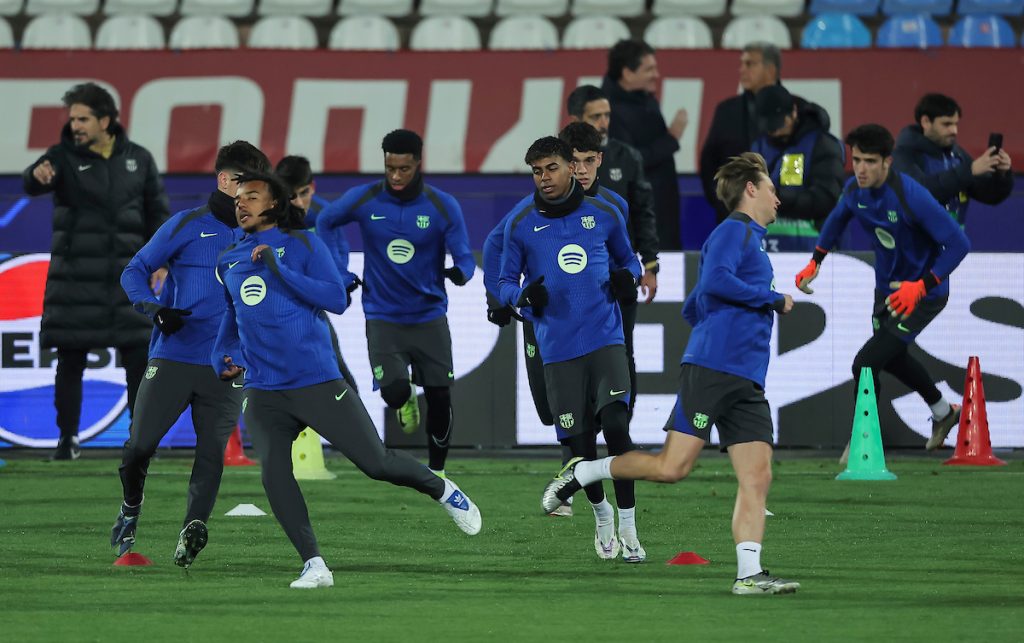 S KOLENA NA KOLENO Otac je bio Zvezdin talenat, sin velika nada Barselone… Sada je u Srbiji i nije pričao na srpskom