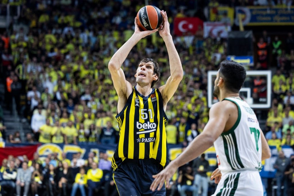 RAZLAZ NA POMOLU Marjanović posle dva meseca napušta Fenerbahče?