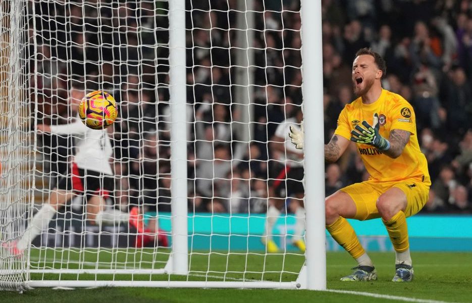 OVO MOŽE SAMO U ENGLESKOJ Ušao u finišu, dao dva prelepa gola i postao junak kraja (VIDEO)
