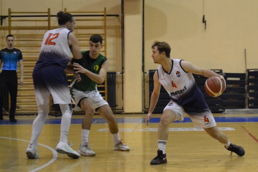 NIŠLIJE PONOVO U TRCI ZA VRH Niš Maxbet slavio u Čačku
