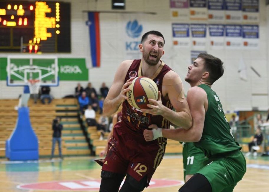 NESTVARAN TRILER U SLOVENIJI FMP ispustio plus 18, pa posle 50 minuta košarke slavio u Novom Mestu