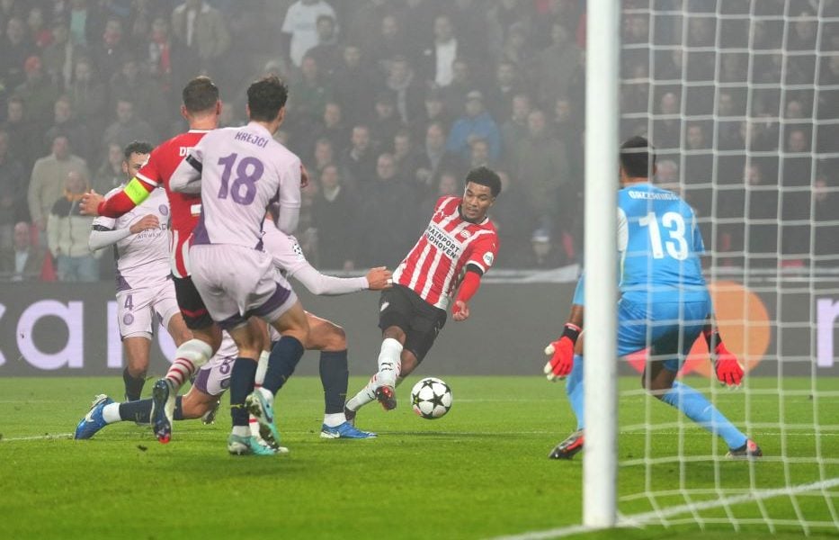 LIGA ŠAMPIONA Slovan zalutao u elitu… Poveo, pa lako pao protiv Zagrepčana… PSV rutinski sa Đironom (VIDEO)