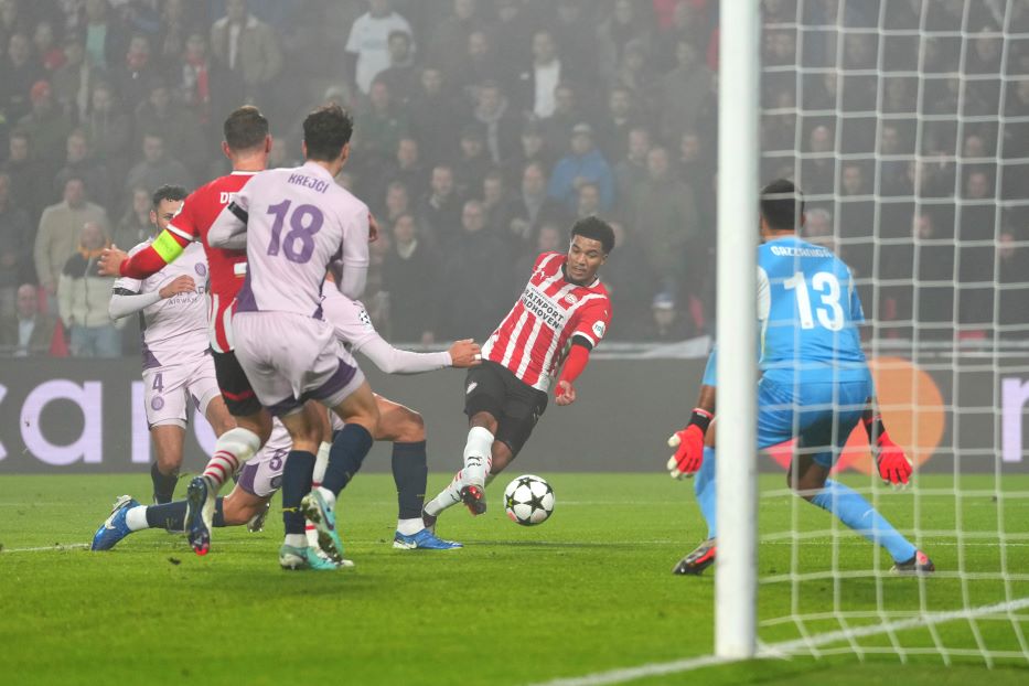 LIGA ŠAMPIONA Slovan zalutao u elitu… Poveo, pa lako pao protiv Zagrepčana… PSV rutinski sa Đironom (VIDEO)