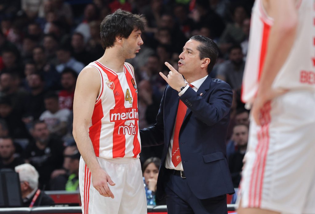 TEODOSIĆ U ULOZI TRENERA Sferopulos zvao tajm-aut, a iskusni plejmejker pravio taktiku (VIDEO)