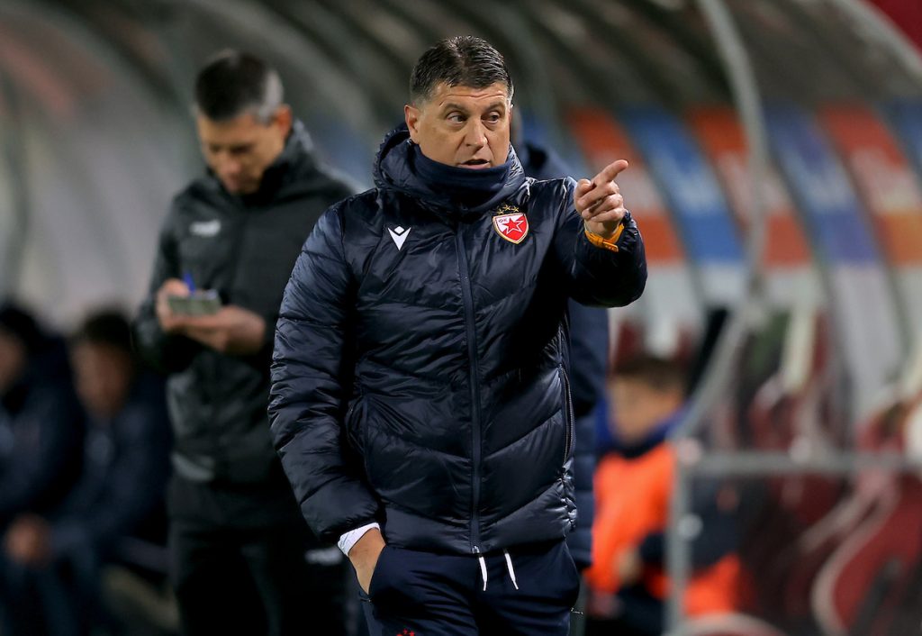 MILOJEVIĆU PREKIPELO? Radonjić zamenjen posle svega osam minuta!