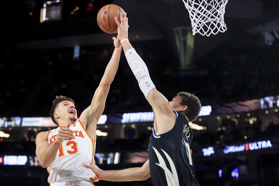 NBA KUP Dobra igra Bogdanovića ostala u senci strašnog Adetokunba (VIDEO)