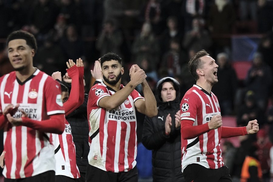 NEKA BUDE OVAKO I NA „MARAKANI“ PSV je u krizi, na drugom meču zaredom je poražen i nije dao gol! Glave mu je došao tim koji predvodi slavni napadač (VIDEO)