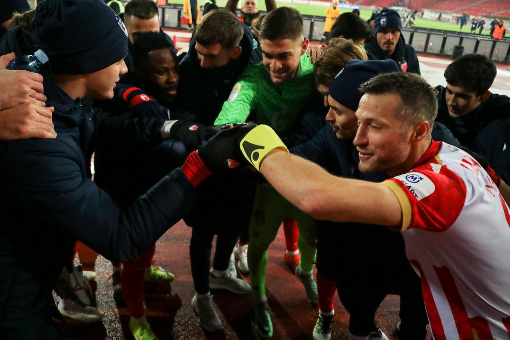 SAZNAJEMO Važna odluka doneta na „Marakani“, bio je nezamenjiv, a sada će na pripremama morati da se izbori za povratak u startnu postavu!