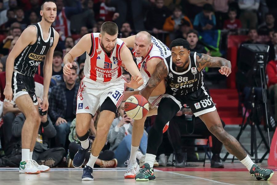 UZBUDLJIV DERBI U ARENI! Zvezda se u triler-završnici osvetila Partizanu za poraz u Evroligi! (FOTO/VIDEO)