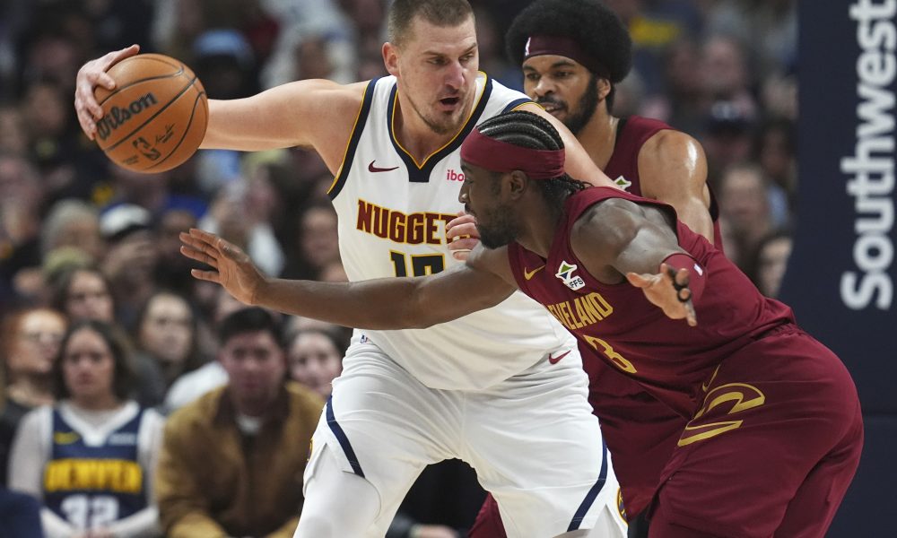 NAGETSI, ŠTA TO BEŠE ODBRANA? Uzalud novi tripl-dabl Jokića, Klivlend se prošetao kroz Kolorado i ubacio Denveru 149 poena! (FOTO/VIDEO)