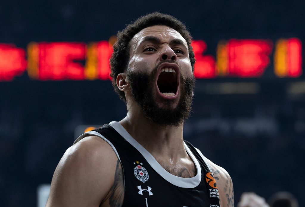 PARTIZAN ZAVRŠIO GODINU SA STILOM Crno-beli bolji od Fenera, Vašington kandidat za MVP!