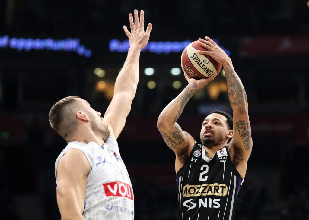 POLUVREME U ARENI Budućnost ima ozbiljnu prednost protiv Partizana, Obradović je jasno detektovao problem! Crno-beli moraju da se trgnu… (FOTO)