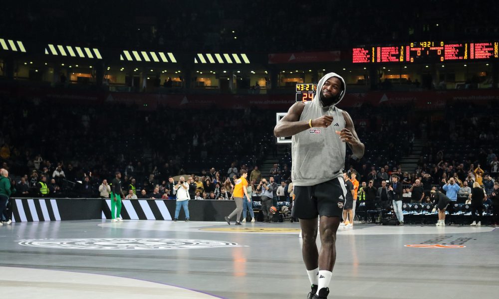 „GROBARI“ BI I ŽIVOT DALI ZA NJEGA Lesor izašao na zagrevanje, a onda je „eksplodirala“ Arena (VIDEO)