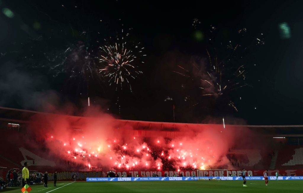 DA SE PAMTI Zvezda i „delije“ obeležili godišnjicu osvajanja svetske krune (FOTO)