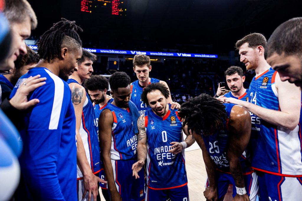 DOBRA VEST ZA EFES Jedan od glavnih igrača će da igra protiv Zvezde i Partizana