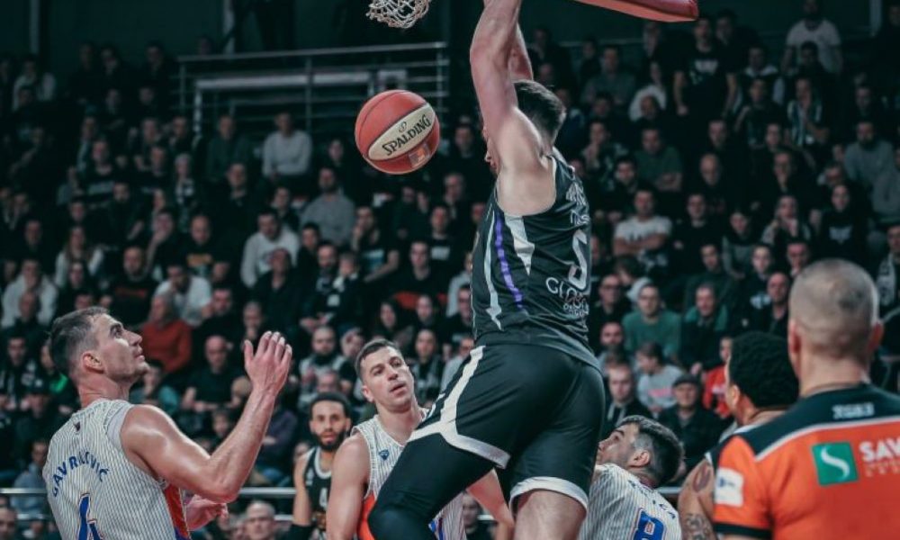 PRAZNIK KOŠARKE U REPUBLICI SRPSKOJ Partizan stotkom častio navijače u Laktašima