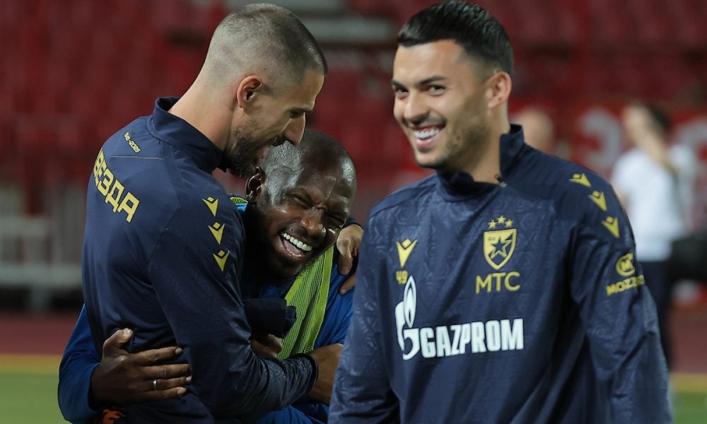 VESELO NA TRENINGU OPORAVKA CRVENE ZVEZDE Degenek „pecnuo“ Elšnika, Slovenac mu odgovorio: Mogao si biti… (FOTO)