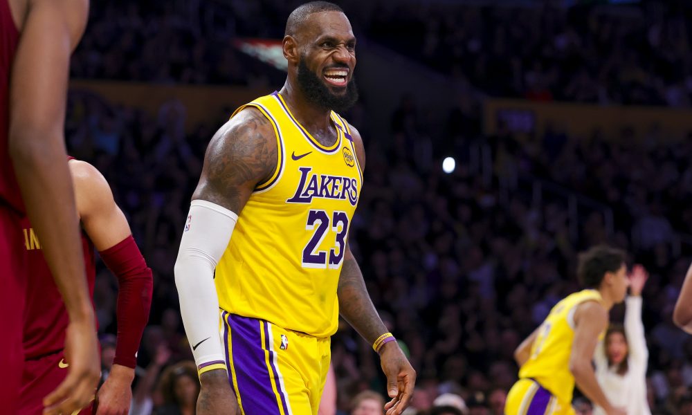 DŽEJMS ŠOKIRAO AMERE Sat vremena pre početka Lebron objavio da ne igra na Ol-star meču!