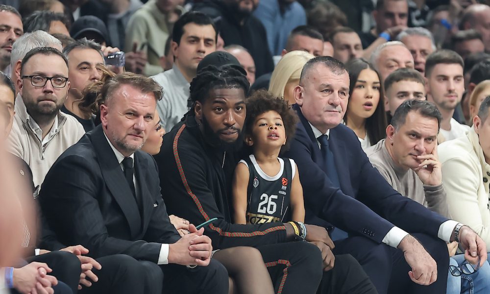 ERUPCIJA ODUŠEVLJENJA Lesor stigao u Arenu, Grobari ga srdačno dočekali! (VIDEO)