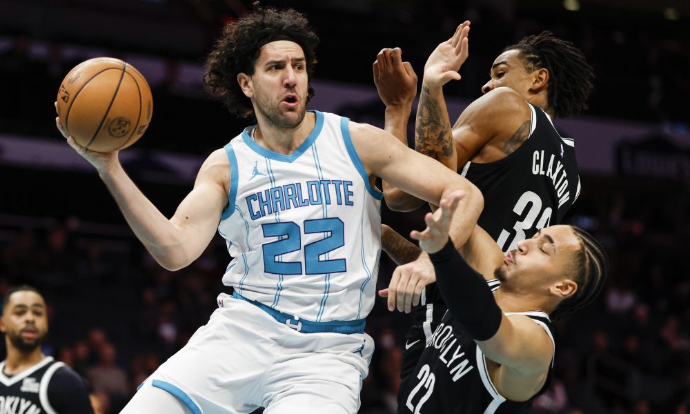 Novi imidž, sjajne brojke! Obrijani Micić blistao protiv Bruklina (VIDEO)