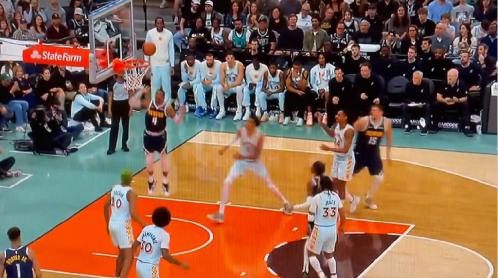 ZA RUBRIKU „NASMEŠITE SE, MOLIM“ Džaba Nikolina genijalnost kada Vestbruk može ovo da promaši! Ni obruč pogodio nije (VIDEO)